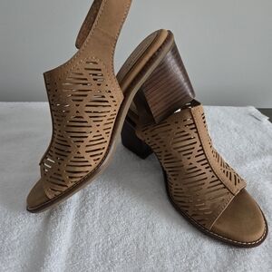 Earth Brown Women's Sandals with Geometric Cut-Outs